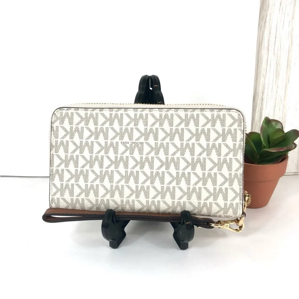 Michael Kors Large Flat Phone Case Wallet Wristlet